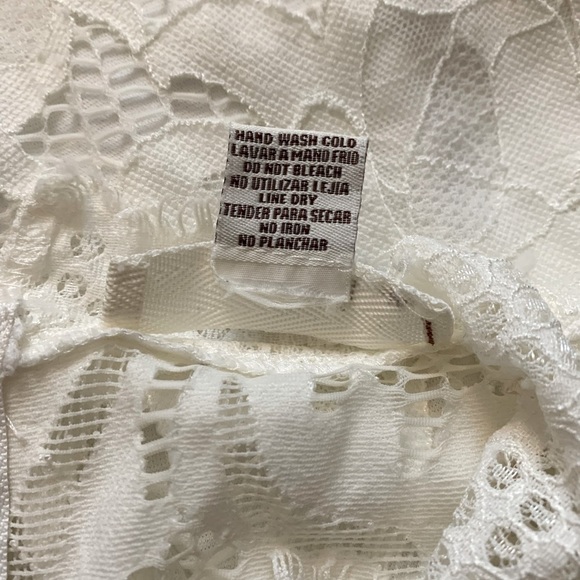 Lace Bodycon Dress Size Medium - Picture 7 of 9